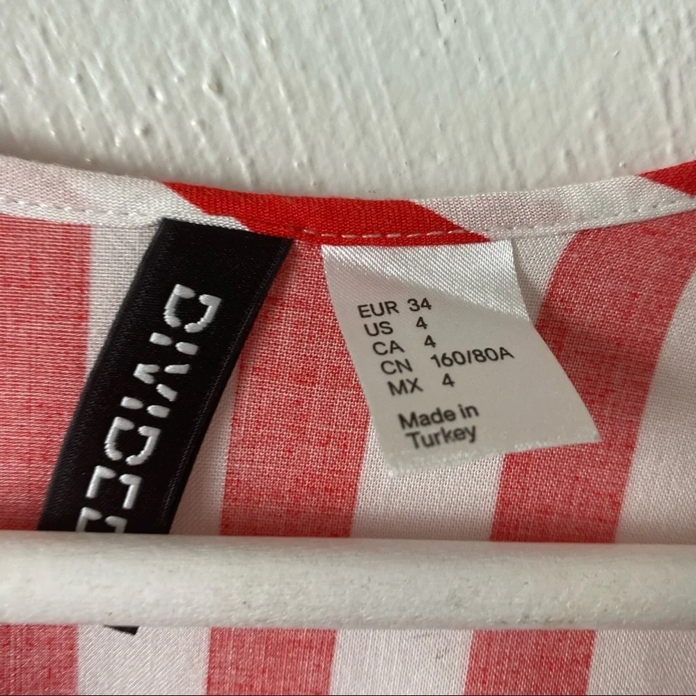 Divided. Hi/Low. Top. Red/White. Stripes Sz 4. - Picture 5 of 9